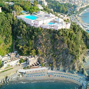 punta-san-martino.hotelitalianriviera.com/